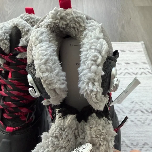 Quechua Kids Snow Boots - Black and Pink - Picture 3 of 7